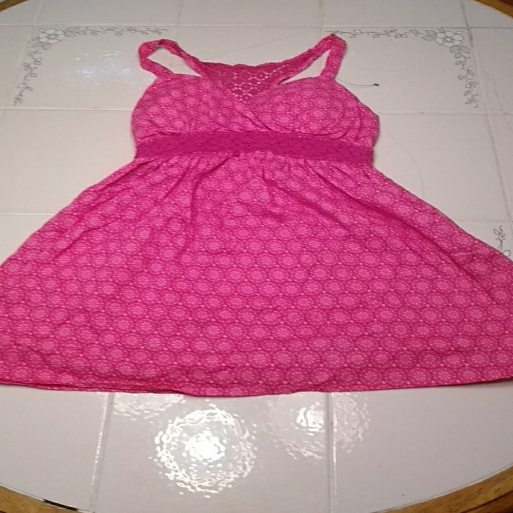 Women's blouse size large.      137